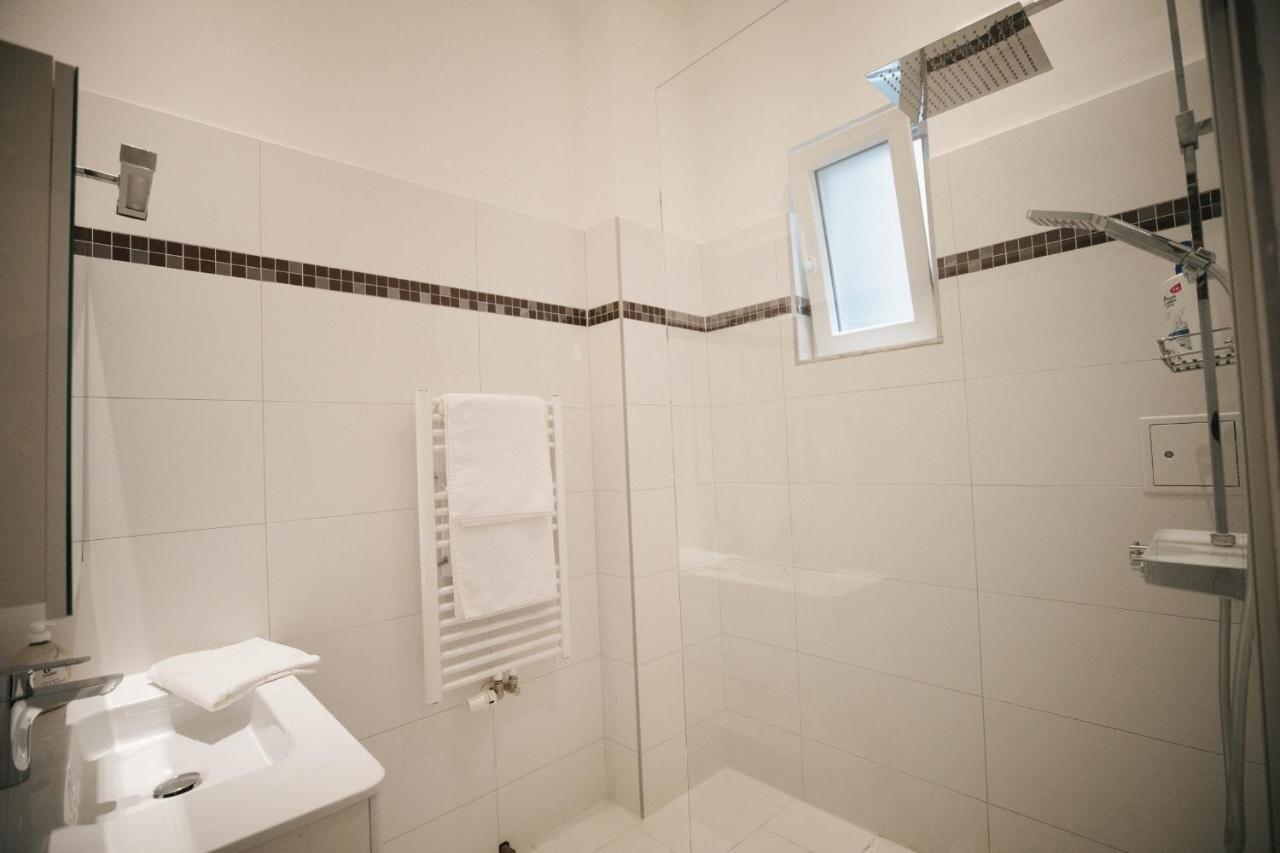 Kh Universitaet Apartament